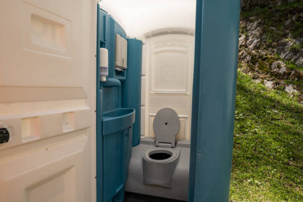 Best Portable Restroom Servicing (Cleaning and Restocking)  in Twin Lake, MI
